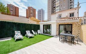 Casa LOMA con terreno privado y parking compartido - a 800m de Playa Poniente